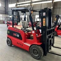 Elektrikli arazi tipi forkliftin işlevselliğini artırabil...